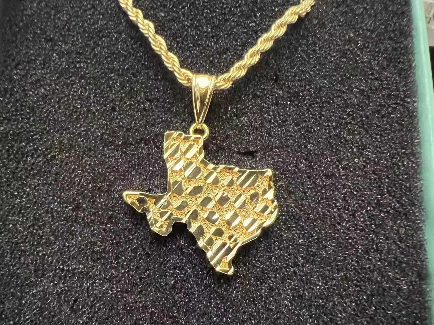 Wholesale 18K Gold Plated Nugget Map Vintage Shape Charm Pendant Necklace for Men Women Unique Gold Pendant for Jewelry