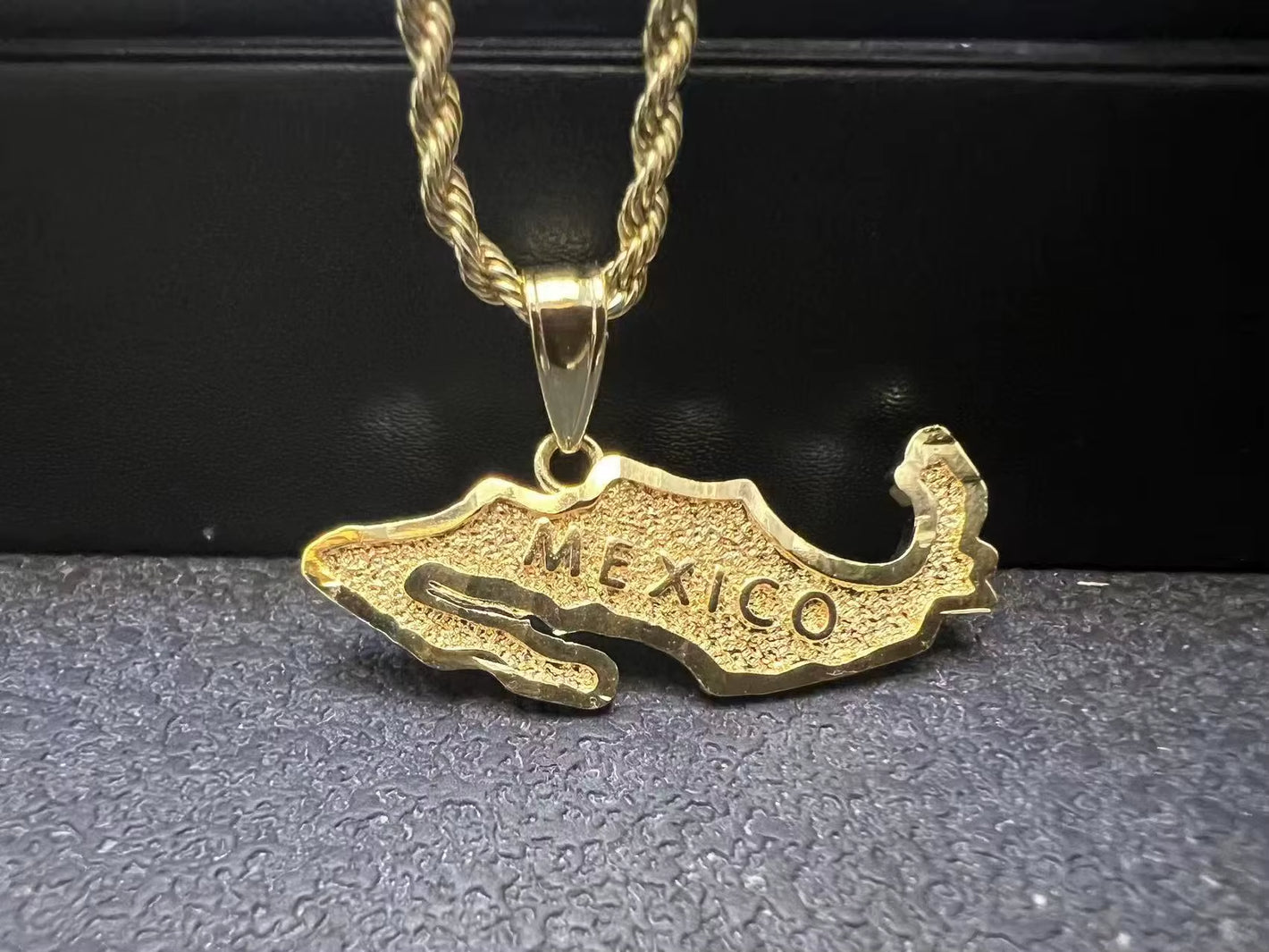 Custom Map 18K Gold Plated Pvd 316L Stainless Steel Pendant Fashion Jewelry Necklace for Men Women