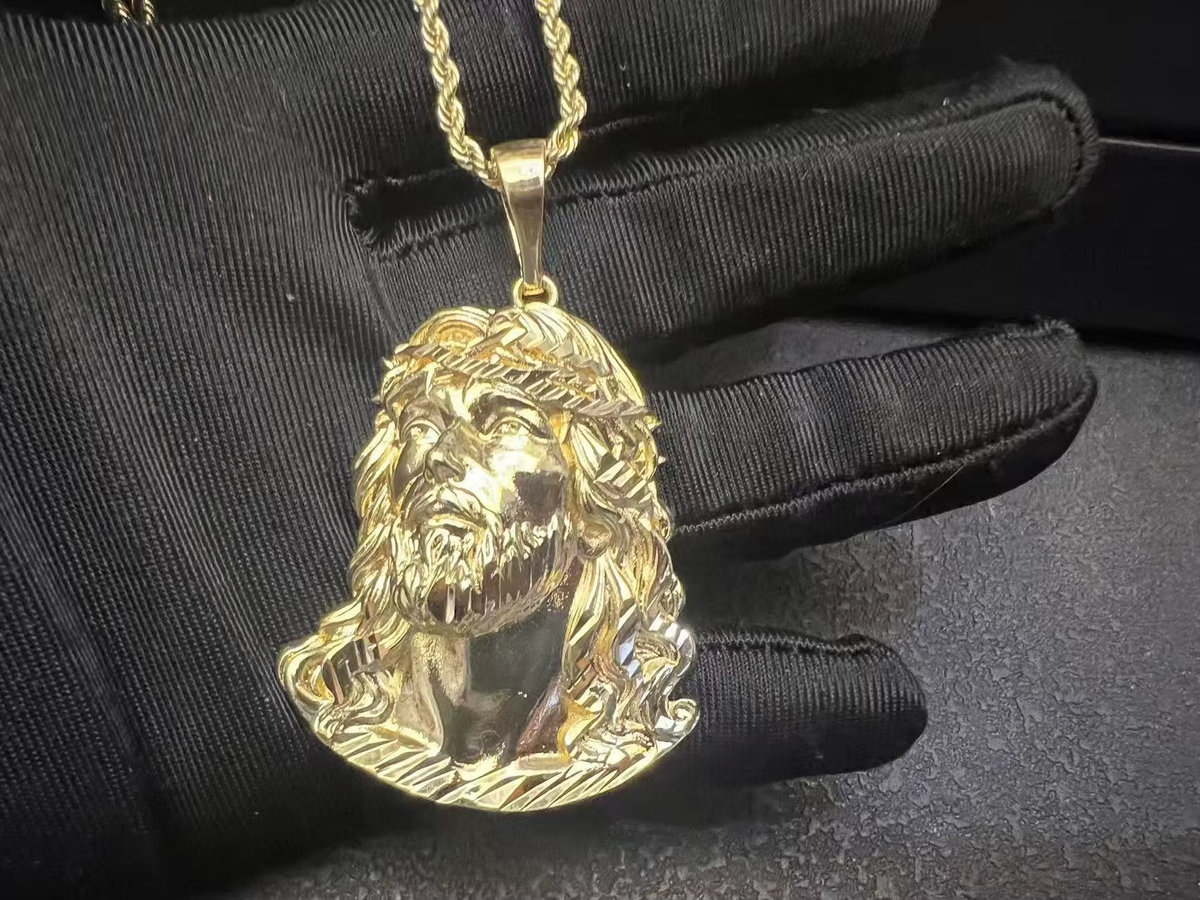 Dropshipping Stainless Steel Fish Bone Hook Gold Plated Necklaces for Men Fashionable Head Pendant Necklace