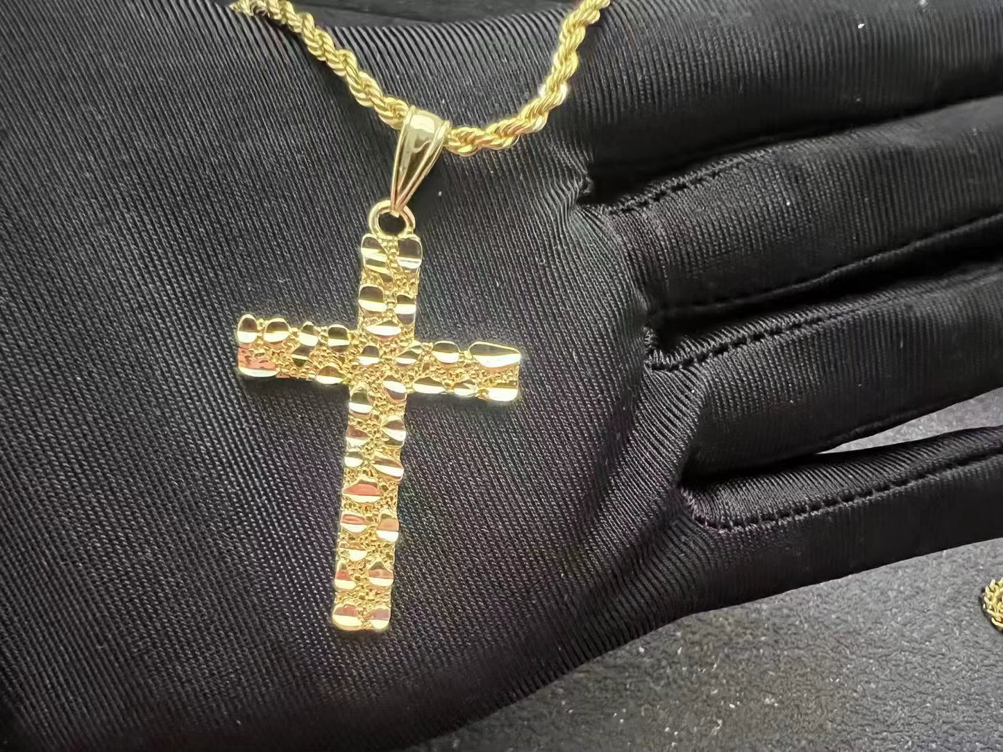 Custom Hip Hop Nugget Cross Jesus Crucifix Pendant Iced Out 14K Gold Plated Finish Religious Fashion Jewelry