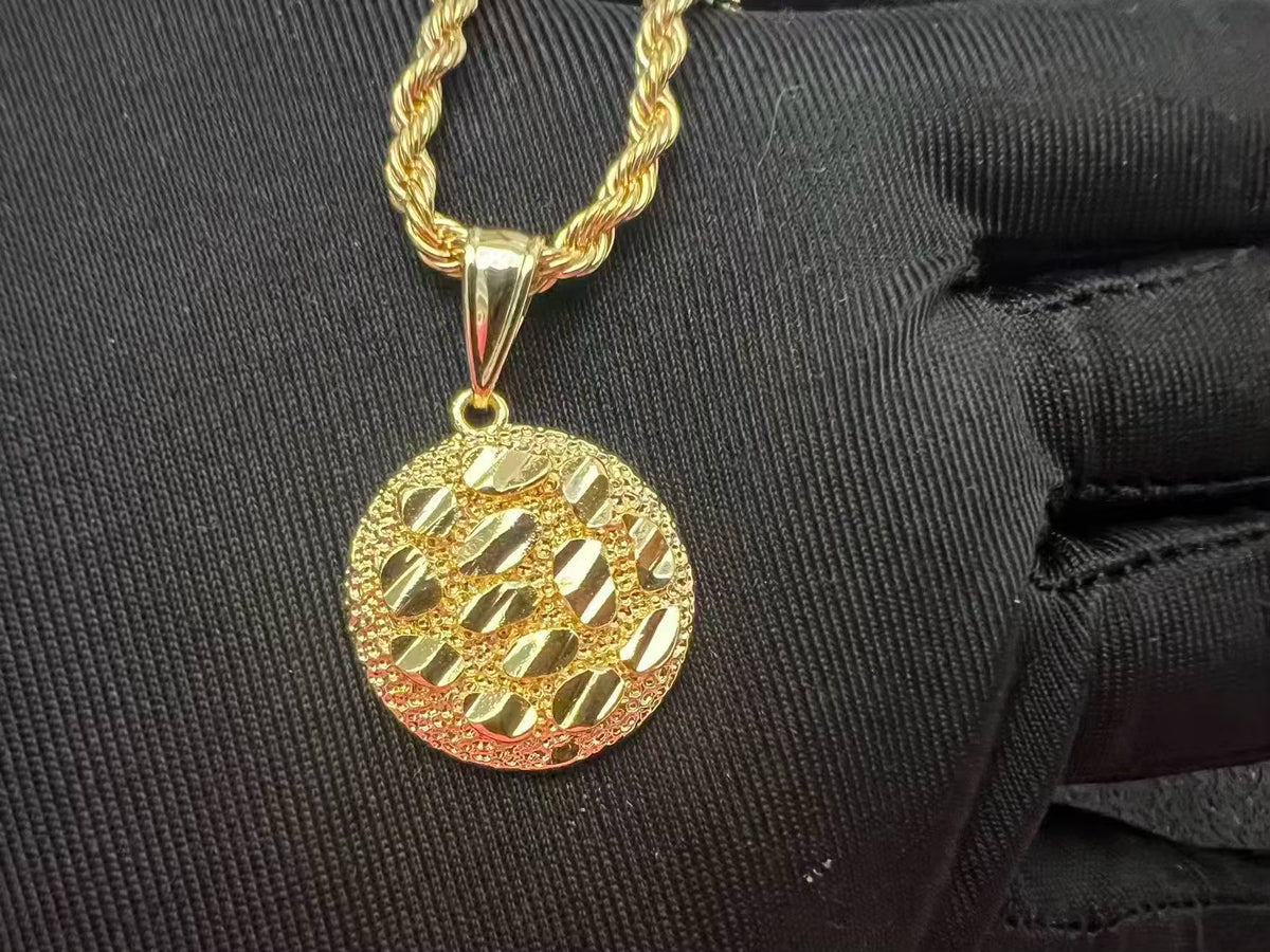 Custom Waterproof 18K Gold Stainless Steel Hammered round Pendants Necklace for Women