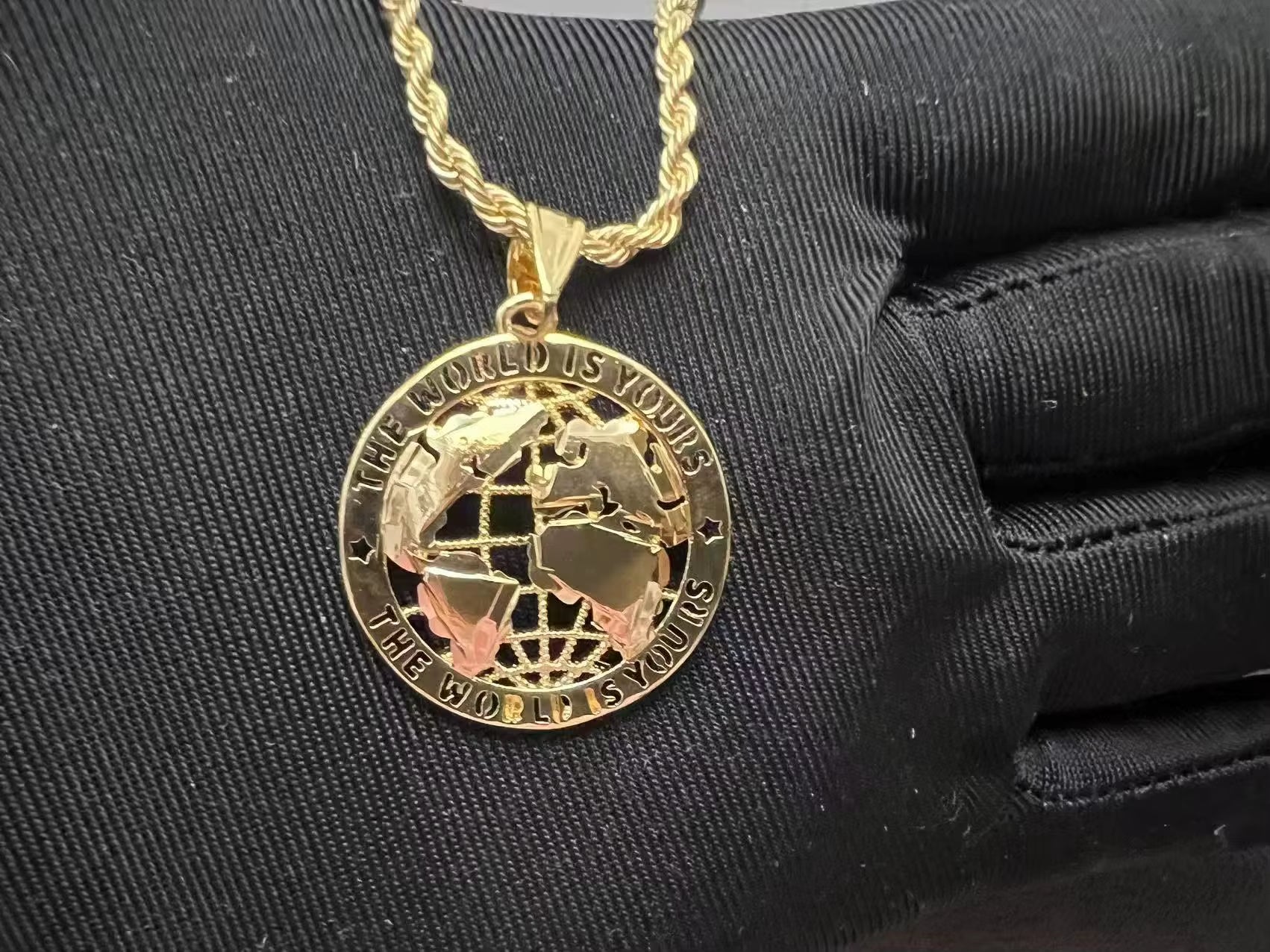 Custom 18K Gold Plated Globe Pendant Charm Necklace for Men World Is Yours Circle round Design Jewelry Minimalist Statement